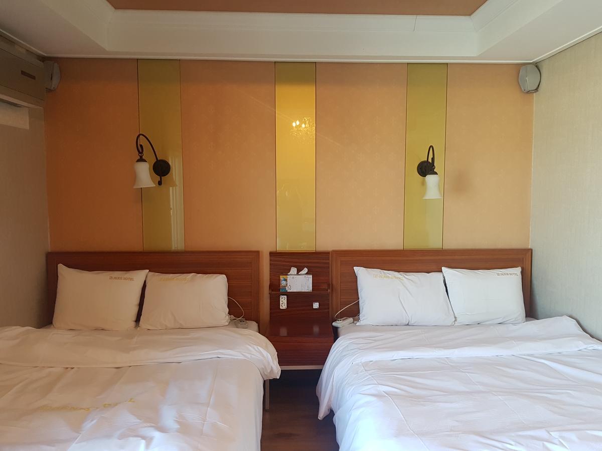 בוריאונג Zenith Hotel מראה חיצוני תמונה